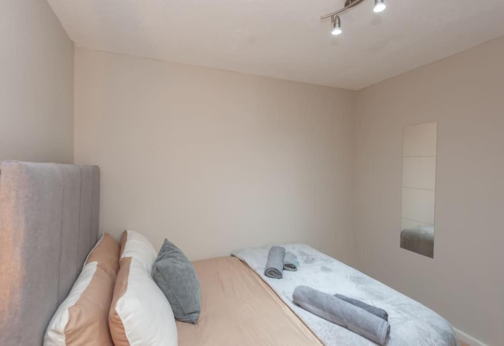 Leed City Centre - Armley Wortley Leeds  Buitenkant foto